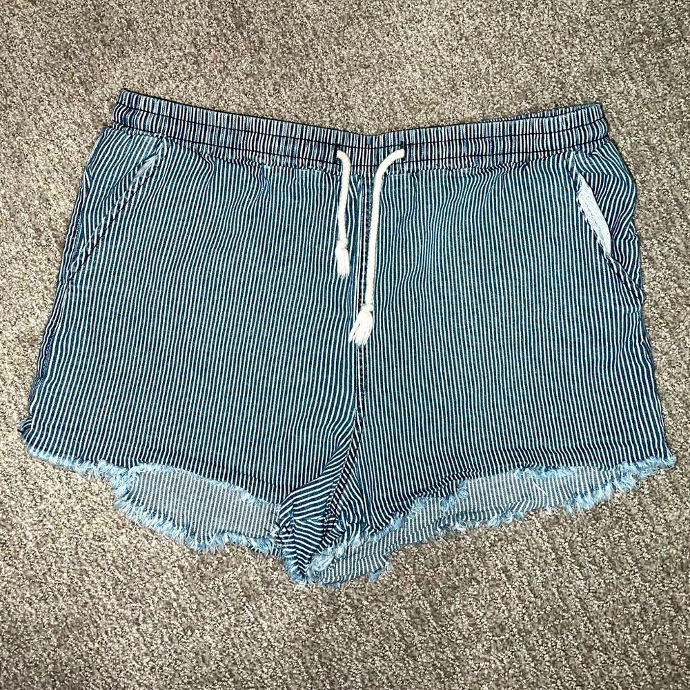 Blue and White Vertical Striped Mid-Rise Shorts w/ Elastic Band Waist - Large